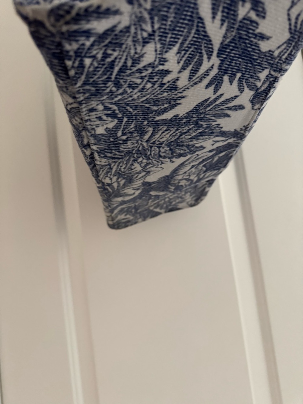 EUC ARITZIA Blue and White Botanical Cotton Tote - Picture 5 of 7